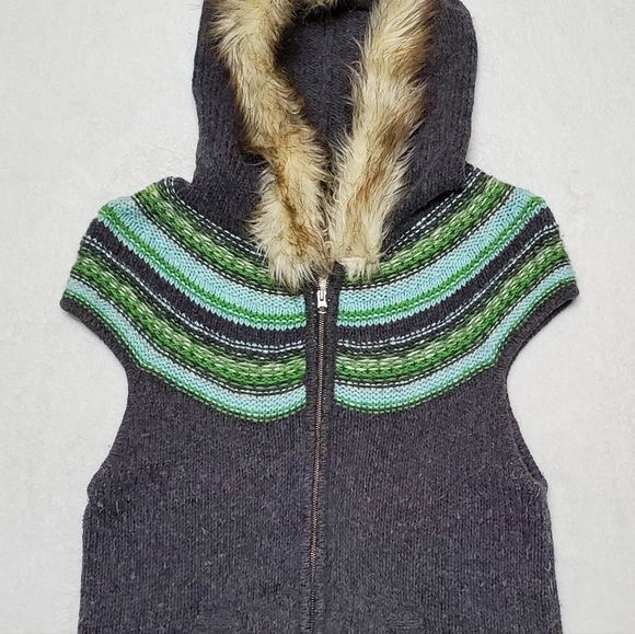 VINTAGE 90s Old Navy Lambswool Blend Knit Fur Trim Hood Cap Sleeve Sweater Vest - Picture 6 of 12